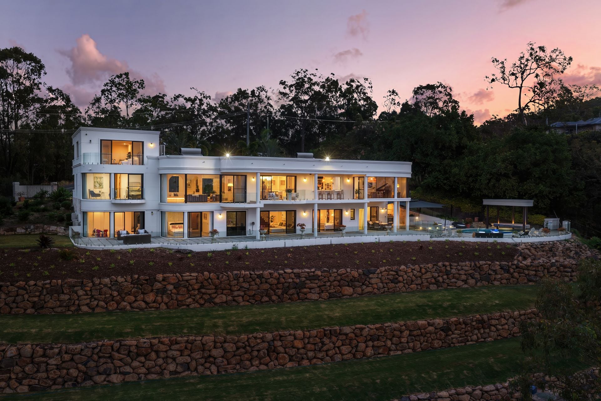 233 The Panorama Tallai hinterland estate